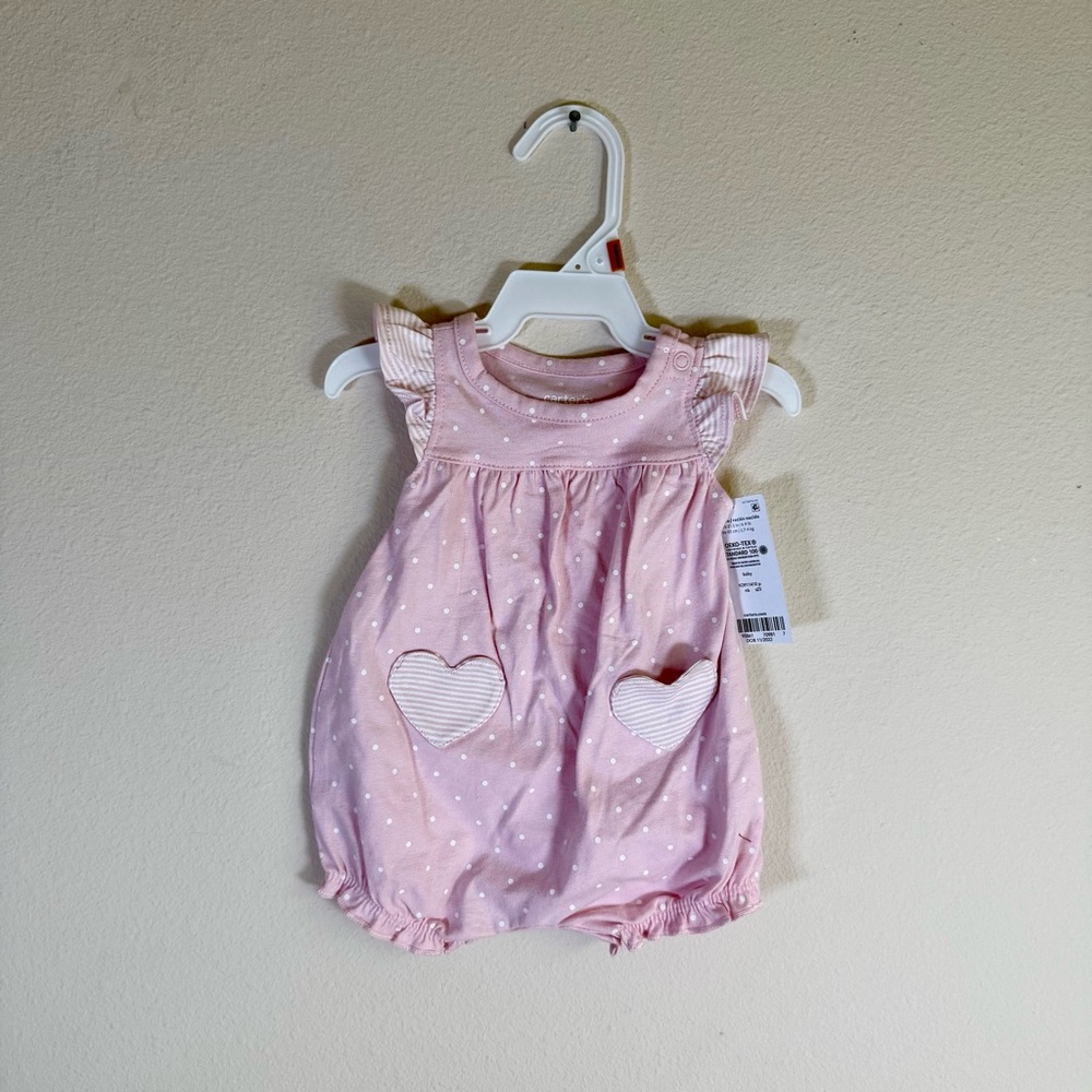 💗🤍 Carter’s Baby Girl Polka Dot Romper – Newborn – NWT 🤍💗
